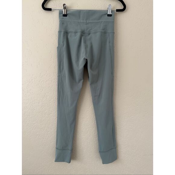 Vuori Daily Pocket Legging - Picture 2 of 5